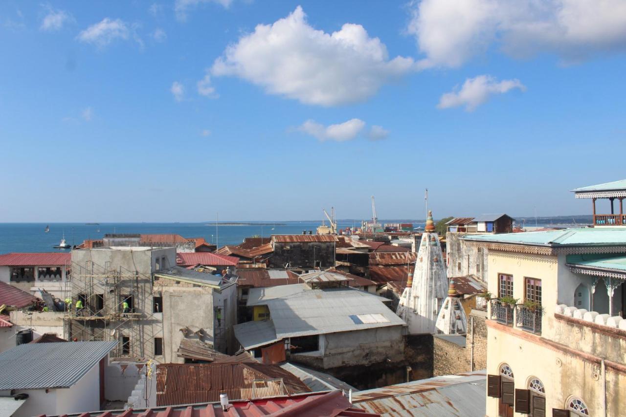 Bottoms Up Hostel Zanzibar Bagian luar foto
