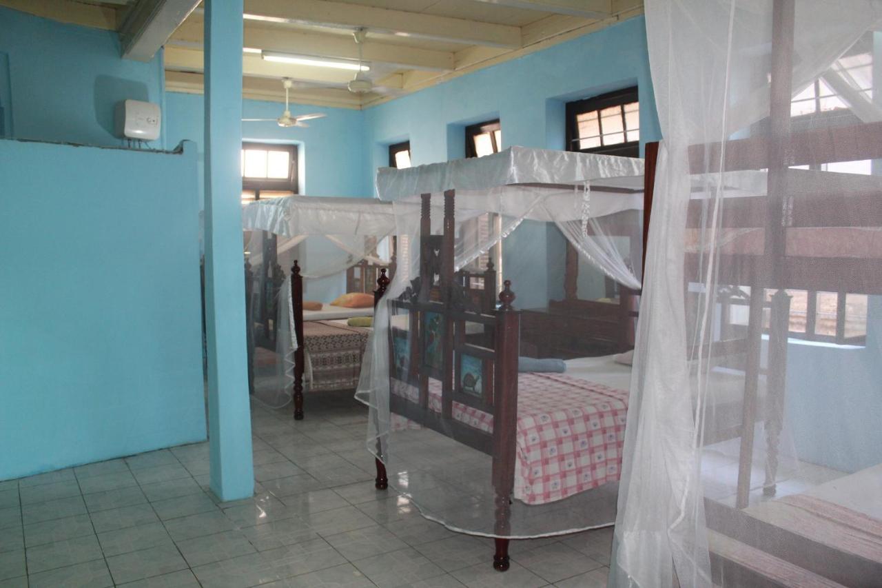 Bottoms Up Hostel Zanzibar Bagian luar foto