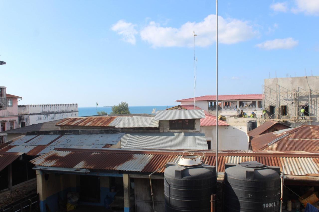 Bottoms Up Hostel Zanzibar Bagian luar foto