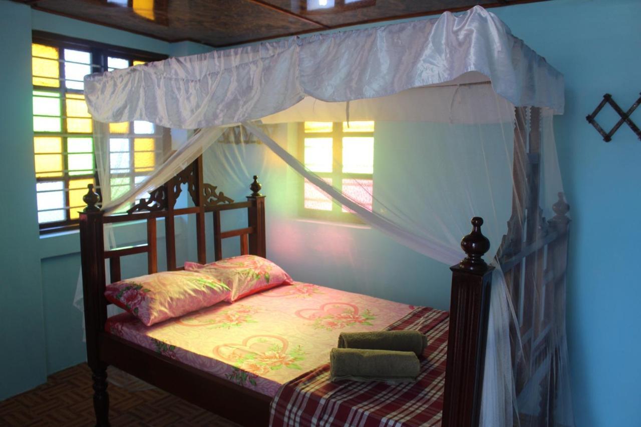 Bottoms Up Hostel Zanzibar Bagian luar foto