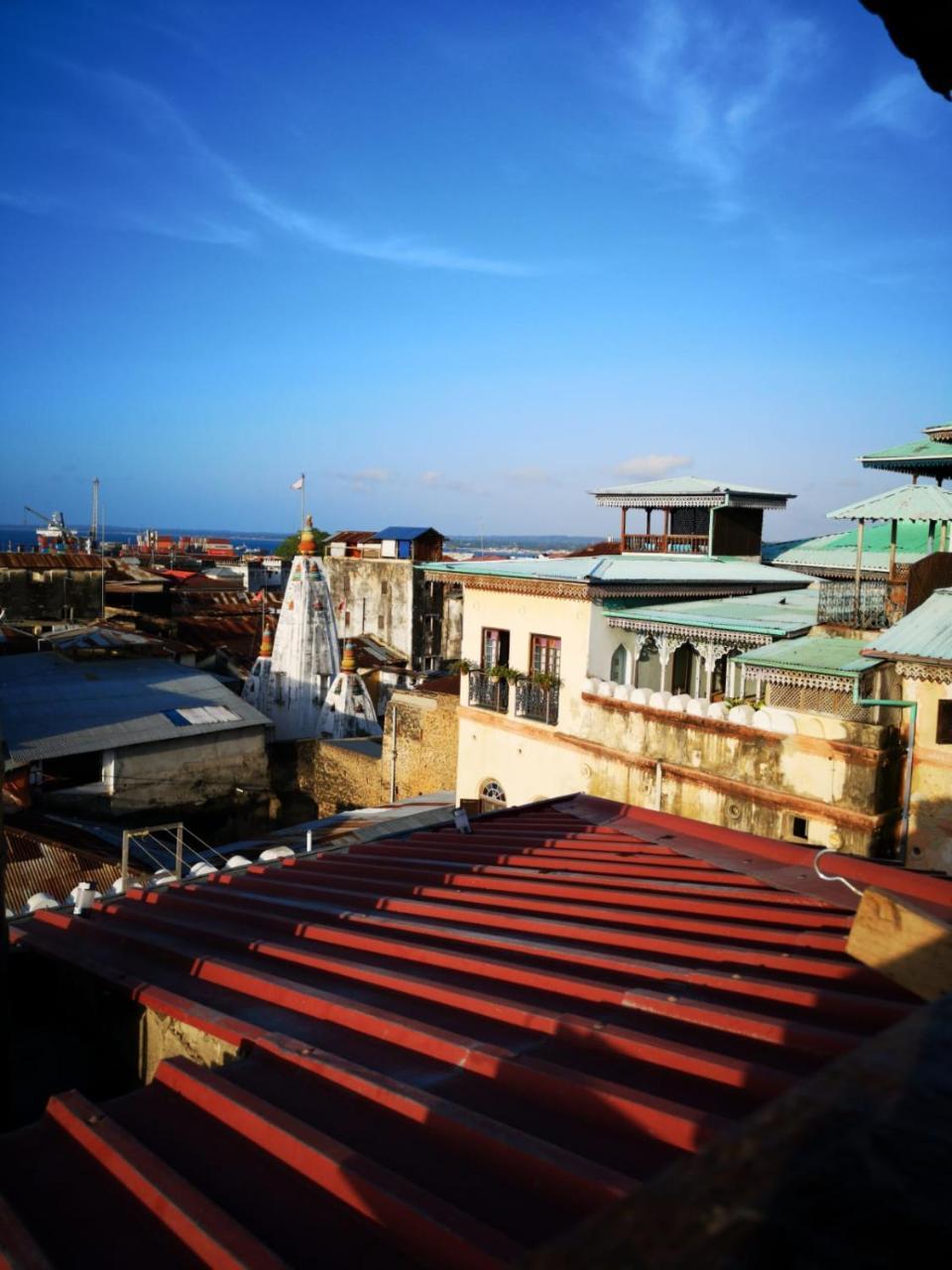 Bottoms Up Hostel Zanzibar Bagian luar foto