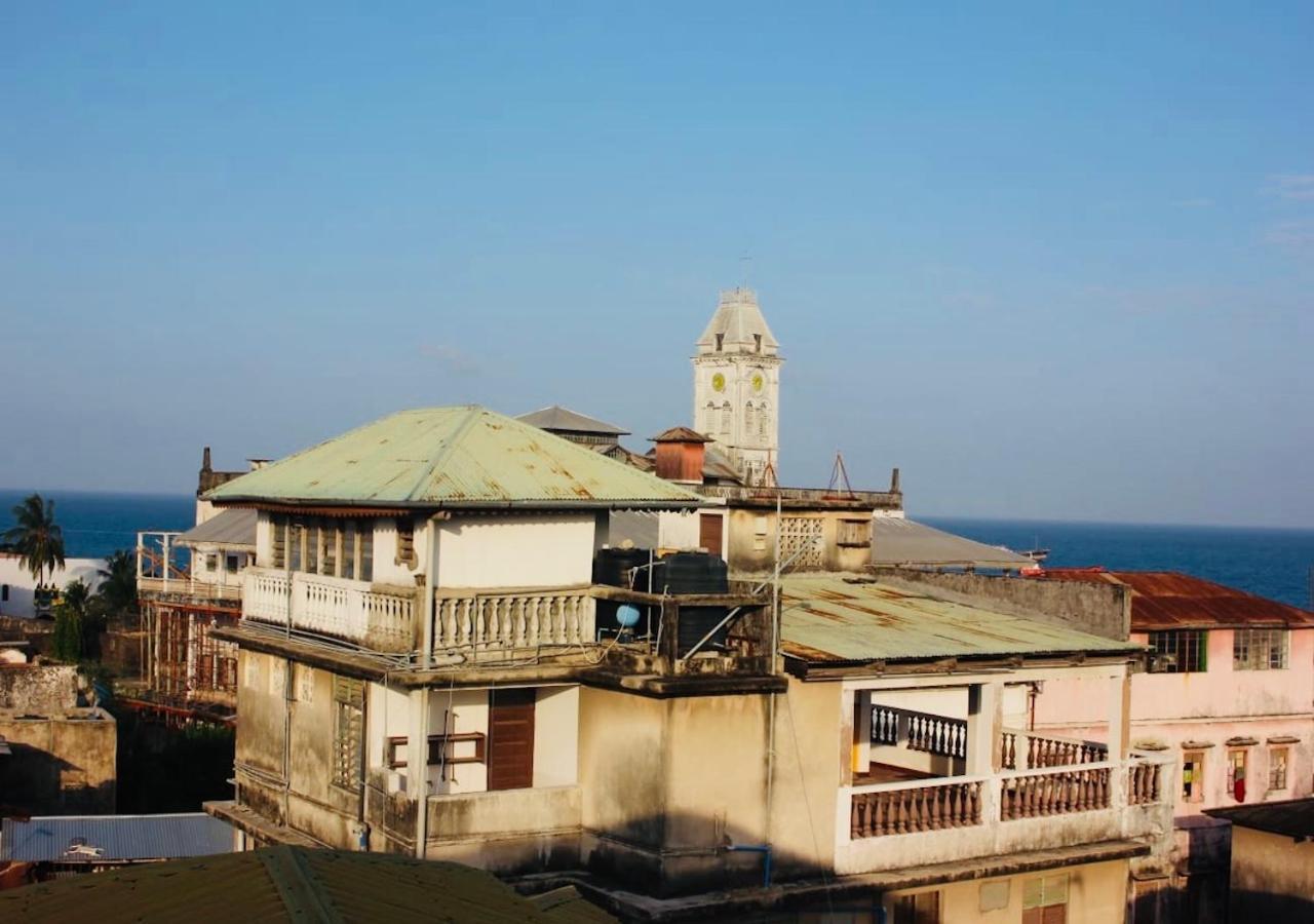 Bottoms Up Hostel Zanzibar Bagian luar foto